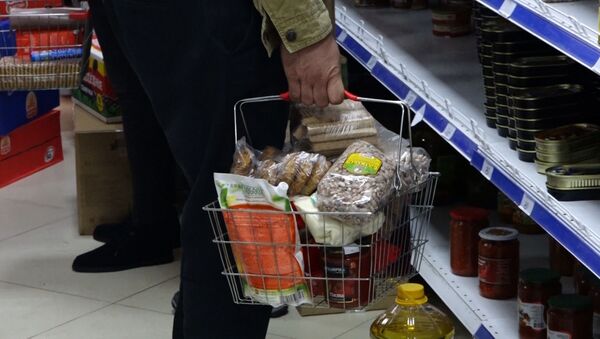 Вирусная паника: в магазинах Южной Осетии сметают продукты - Sputnik Южная Осетия