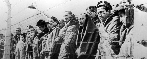 Узники концентрационного лагеря Освенцим, освобожденные войсками Красной армии в январе 1945 года Узники концентрационного лагеря Освенцим, освобожденные войсками Красной армии в январе 1945 года - Sputnik Южная Осетия