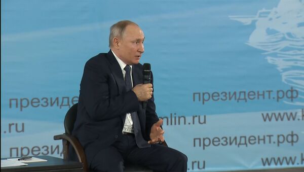 Путин: не ставьте президента Беларуси в неудобное положение - Sputnik Южная Осетия