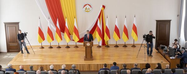 Послание Анатолия Бибилова к народу и парламенту Южной Осетии Послание Анатолия Бибилова к народу и парламенту Южной Осетии - Sputnik Южная Осетия