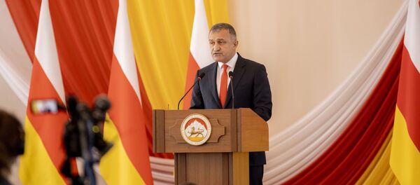 Послание Анатолия Бибилова к народу и парламенту Южной Осетии Послание Анатолия Бибилова к народу и парламенту Южной Осетии - Sputnik Южная Осетия