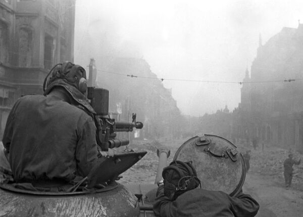 Этот день в 1945-м: Красная армия овладела городом и крепостью Глогау Этот день в 1945-м: Красная армия овладела городом и крепостью Глогау - Sputnik Южная Осетия
