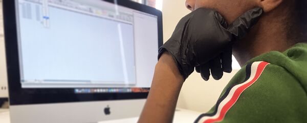 Мошенник за компьютером Мошенник за компьютером - Sputnik Южная Осетия