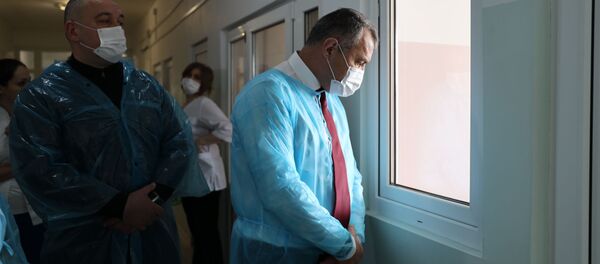 Анатолий Бибилов проверил Инфекционную больницу в Цхинвале Анатолий Бибилов проверил Инфекционную больницу в Цхинвале - Sputnik Южная Осетия