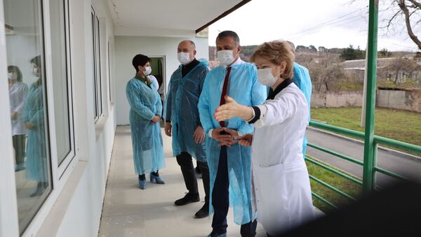 Анатолий Бибилов проверил Инфекционную больницу в Цхинвале - Sputnik Южная Осетия