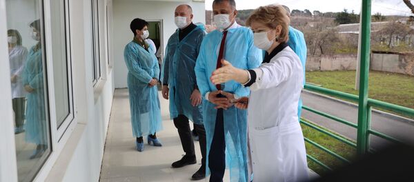 Анатолий Бибилов проверил Инфекционную больницу в Цхинвале - Sputnik Южная Осетия