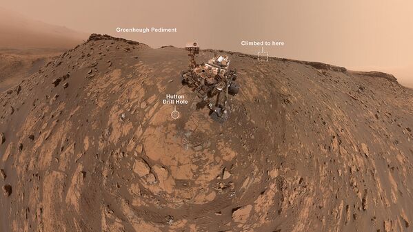 Селфи марсохода Curiosity возле крутого песчаного склона под фронтоном Гринхью - Sputnik Южная Осетия