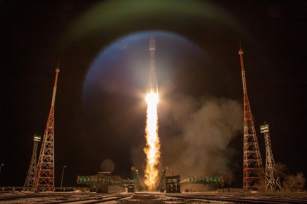Пуск ракеты-носителя Союз-2.1б с разгонным блоком Фрегат и 34 космическими аппаратами OneWeb на борту с космодрома Байконур. - Sputnik Южная Осетия