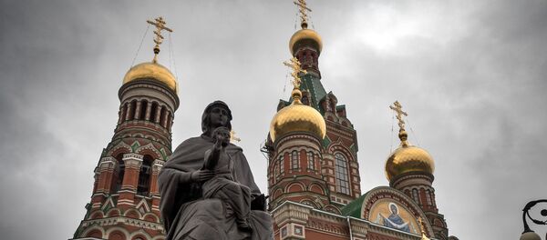 Скульптура Богородицы с младенцем Христом перед Собором Благовещения Пресвятой Богородицы - Sputnik Южная Осетия