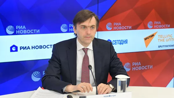 Министр просвещения РФ Сергей Кравцов во время онлайн-конференции в МИА Россия сегодня - Sputnik Южная Осетия