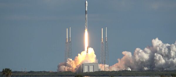 Дональд Трамп подписал указ о праве США на добычу ресурсов на Луне - Sputnik Южная Осетия