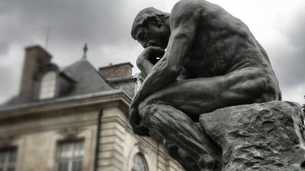 Скульптура Мыслитель Огюста Родена. Париж - Sputnik Южная Осетия