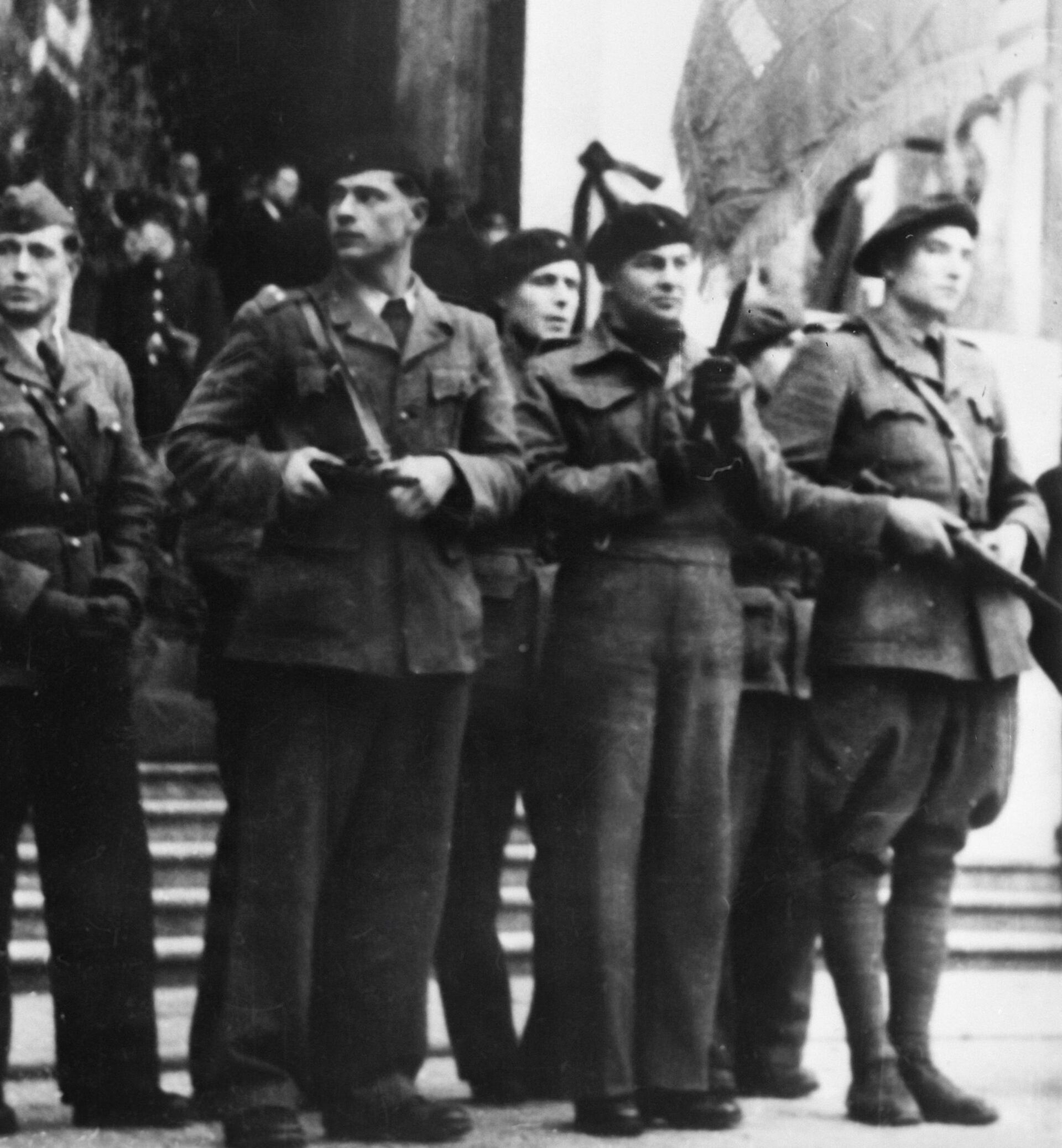 Участники французского сопротивления, бывшие партизаны 1-го Ронского советского полка. - Sputnik Южная Осетия, 1920, 09.04.2022