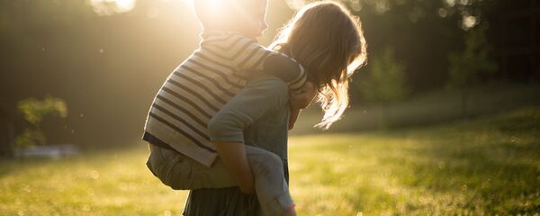 Брат и сестра - самые родные люди на свете. Брат и сестра - самые родные люди на свете. - Sputnik Южная Осетия
