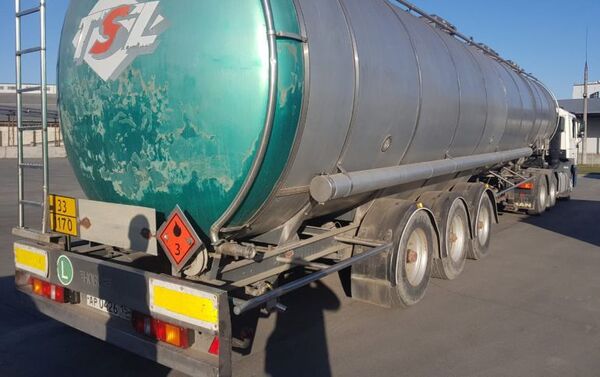 Нелегальный оборот 200 тонн спирта пресечен в РСО-Алания - Sputnik Южная Осетия