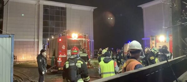 Как трудовые мигранты спасли людей во время пожара в Москве Как трудовые мигранты спасли людей во время пожара в Москве - Sputnik Южная Осетия