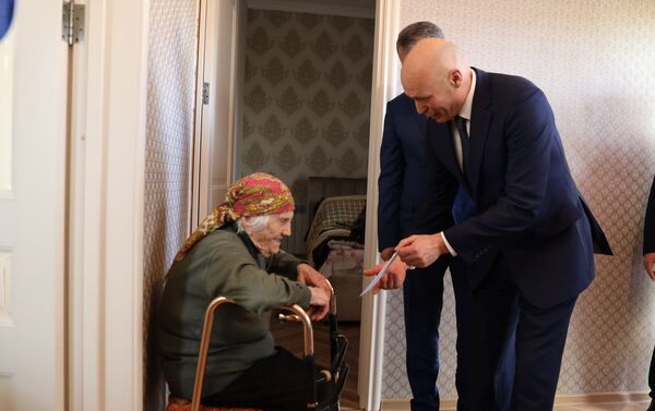 Ветерана войны Евгению Алборову поздравили со 100-летним юбилеем - Sputnik Южная Осетия
