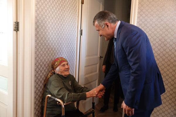 Ветеран войны Евгения Алборова отметила 100-летие. Ее поздравили Бибилов и Путин - Sputnik Южная Осетия