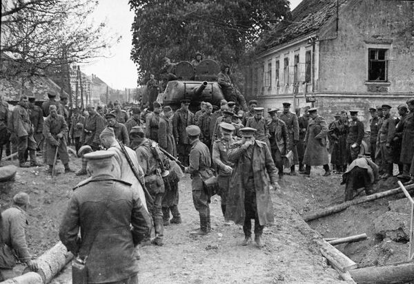 Этот день в 1945-м: бойцы Красной армии заняли Годникен и Бржеслав Этот день в 1945-м: бойцы Красной армии заняли Годникен и Бржеслав - Sputnik Южная Осетия