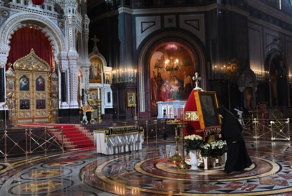 В храме Христа Спасителя в Москве перед началом праздничного пасхального богослужения - Sputnik Южная Осетия