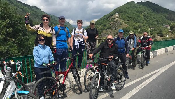 Велосипедисты Южной Осетии рассказали о тренировках и будущих велопробегах - Sputnik Южная Осетия