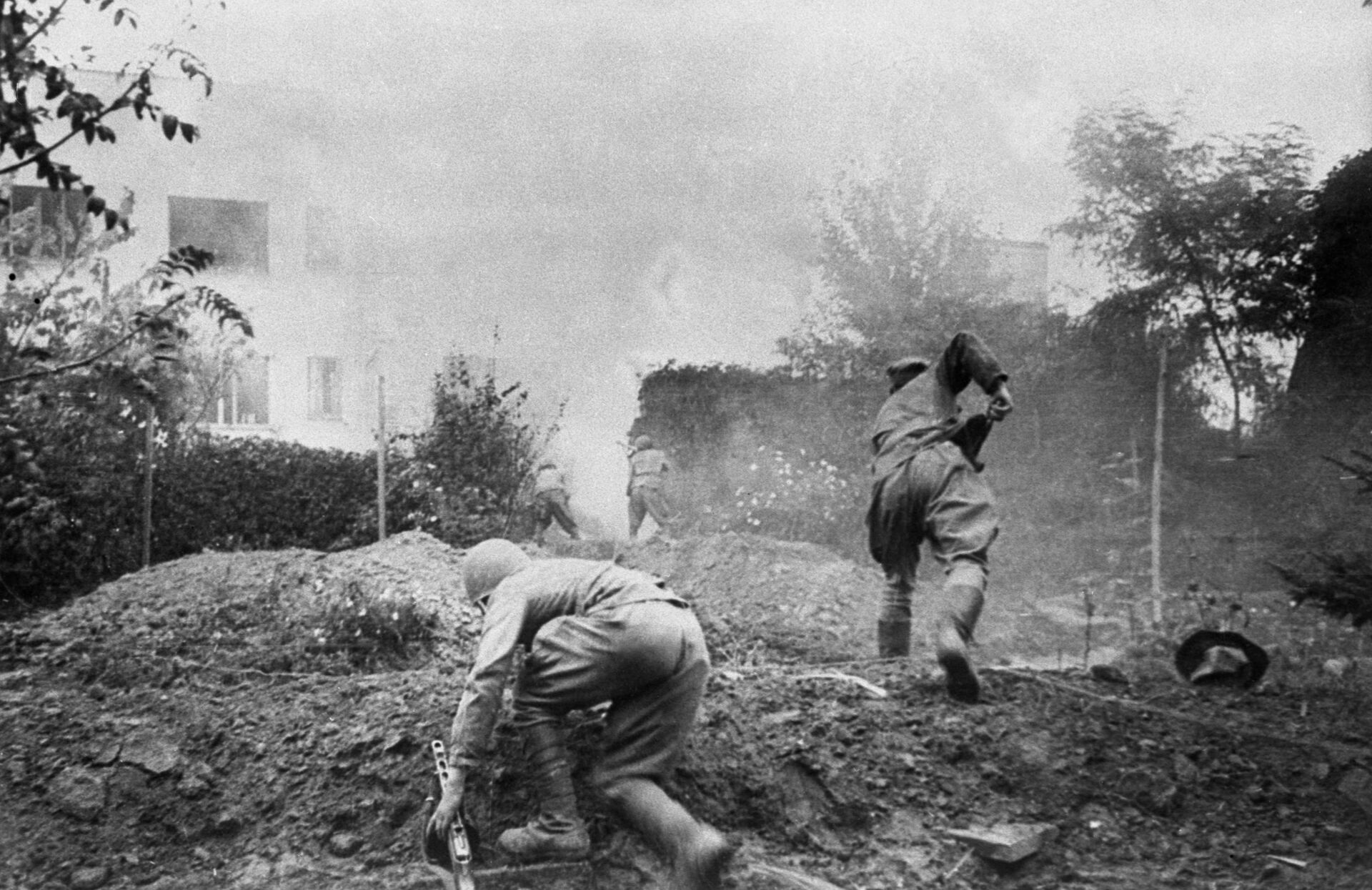 Великая Отечественная война 1941—1945 гг. Советская Армия ведет бои на территории фашисткой Германии. Великая Отечественная война 1941—1945 гг. Советская Армия ведет бои на территории фашисткой Германии. - Sputnik Южная Осетия, 1920, 22.04.2025