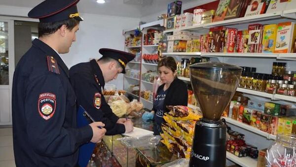  Сотрудники МВД проводят мониторинг цен в магазинах Южной Осетии - Sputnik Южная Осетия
