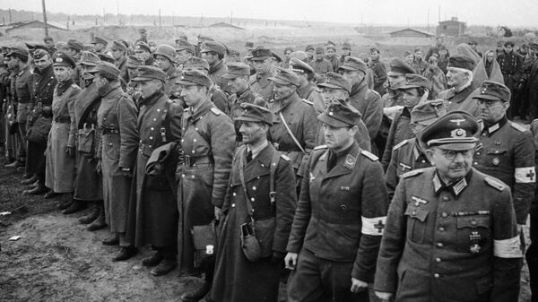 Гитлеровские воины взяты в плен в пригороде Берлина - Sputnik Южная Осетия