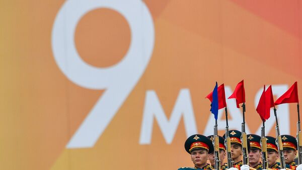 Военнослужащие почетного караула на военном параде на Красной площади - Sputnik Южная Осетия