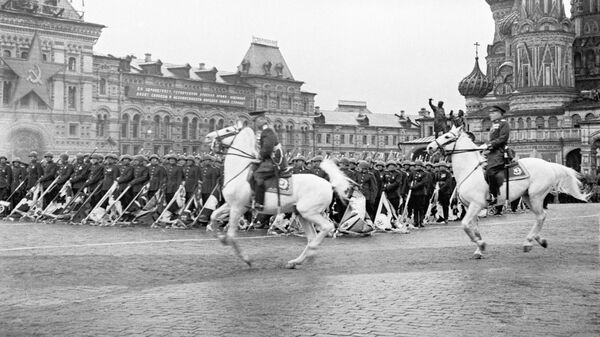 Парад на Красной площади в Москве 24 июня 1945 года - Sputnik Южная Осетия
