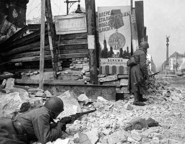 Уличные бои в Берлине, 1945 год - Sputnik Южная Осетия