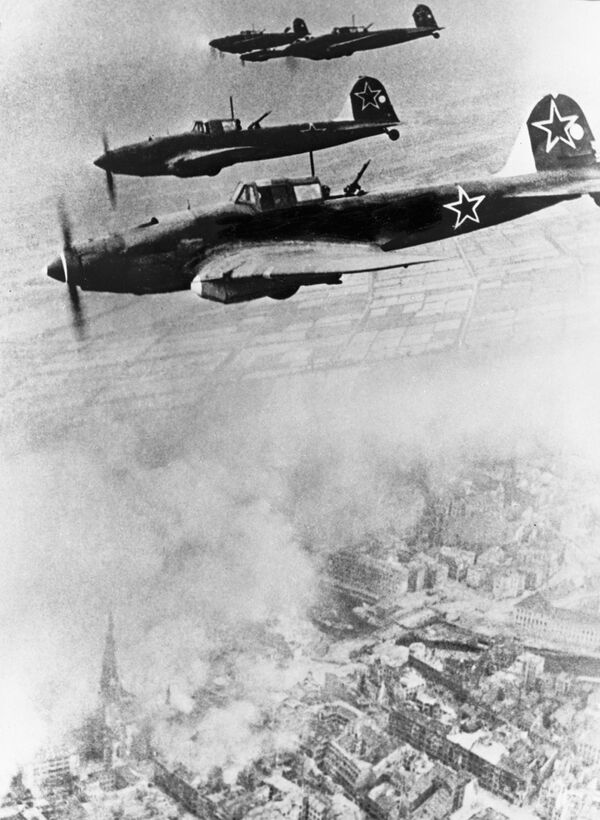 Советские самолеты летят курсом на Берлин, 1945 год - Sputnik Южная Осетия