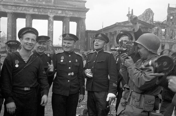 Советские моряки в Берлине, 1945 год - Sputnik Южная Осетия