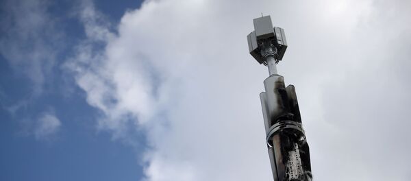 Поврежденная вышка мобильной связи 5G в Бирмингеме Поврежденная вышка мобильной связи 5G в Бирмингеме - Sputnik Южная Осетия