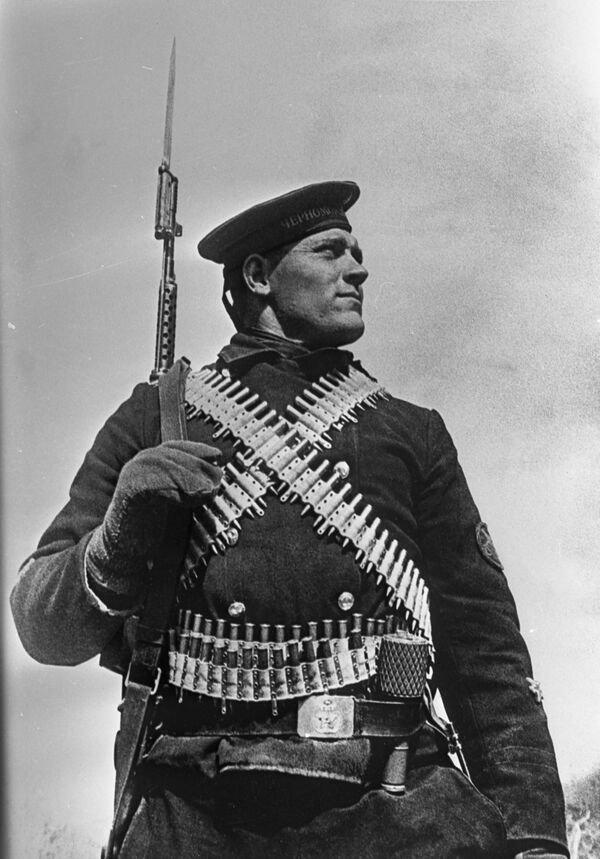 Защитник Севастополя морской пехотинец Федор Видмира, 1941 год - Sputnik Южная Осетия