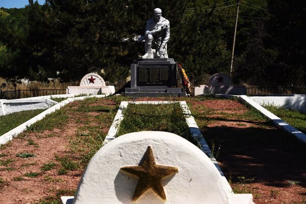Памятник без вести пропавшим в ВОВ - Sputnik Хуссар Ирыстон