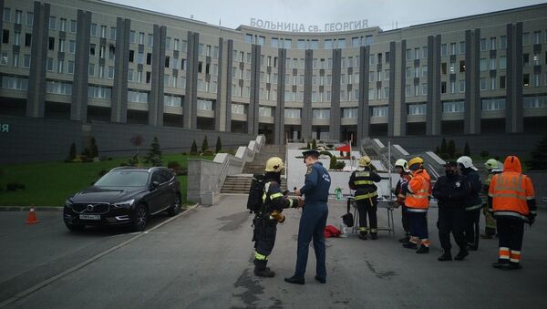 Пожарные у больницы Святого Георгия в Санкт-Петербурге - Sputnik Южная Осетия