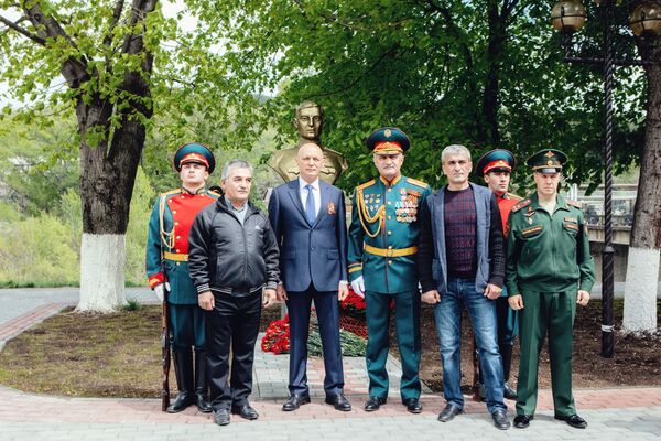 Открытие бюста героя ВОВ Георгия Беруашвили  - Sputnik Южная Осетия