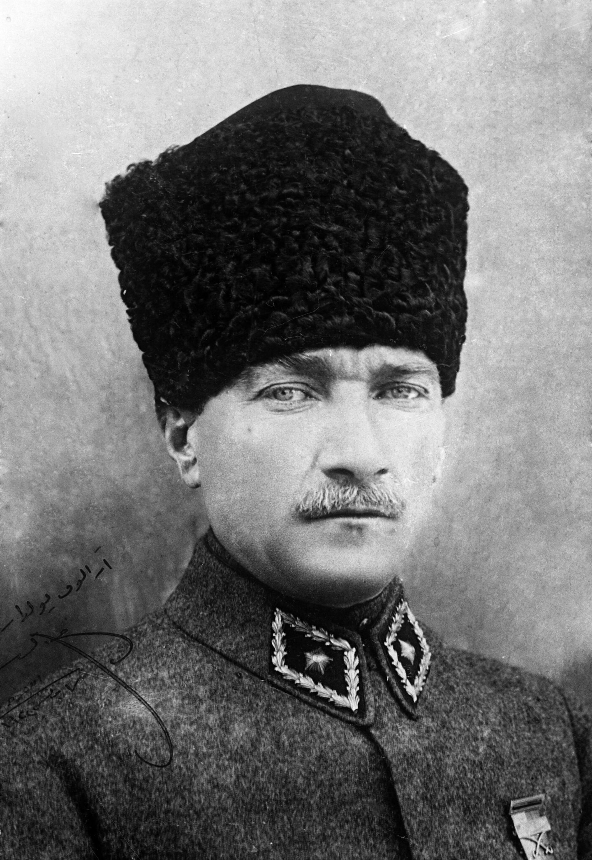 Ататюрк мустафа кемаль фото в молодости