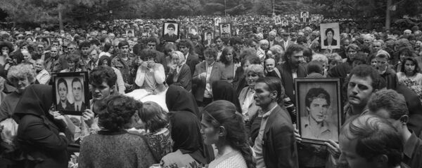 Похороны жертв Зарской трагедии Похороны жертв Зарской трагедии - Sputnik Южная Осетия