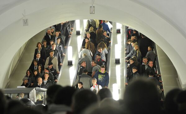 Пассажиры на станции Парк культуры кольцевой линии московского метрополитена в час пик - Sputnik Южная Осетия