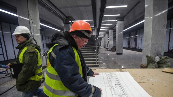 Инженер на строительстве станции Московского метрополитена Коммунарка на Сокольнической линии - Sputnik Южная Осетия