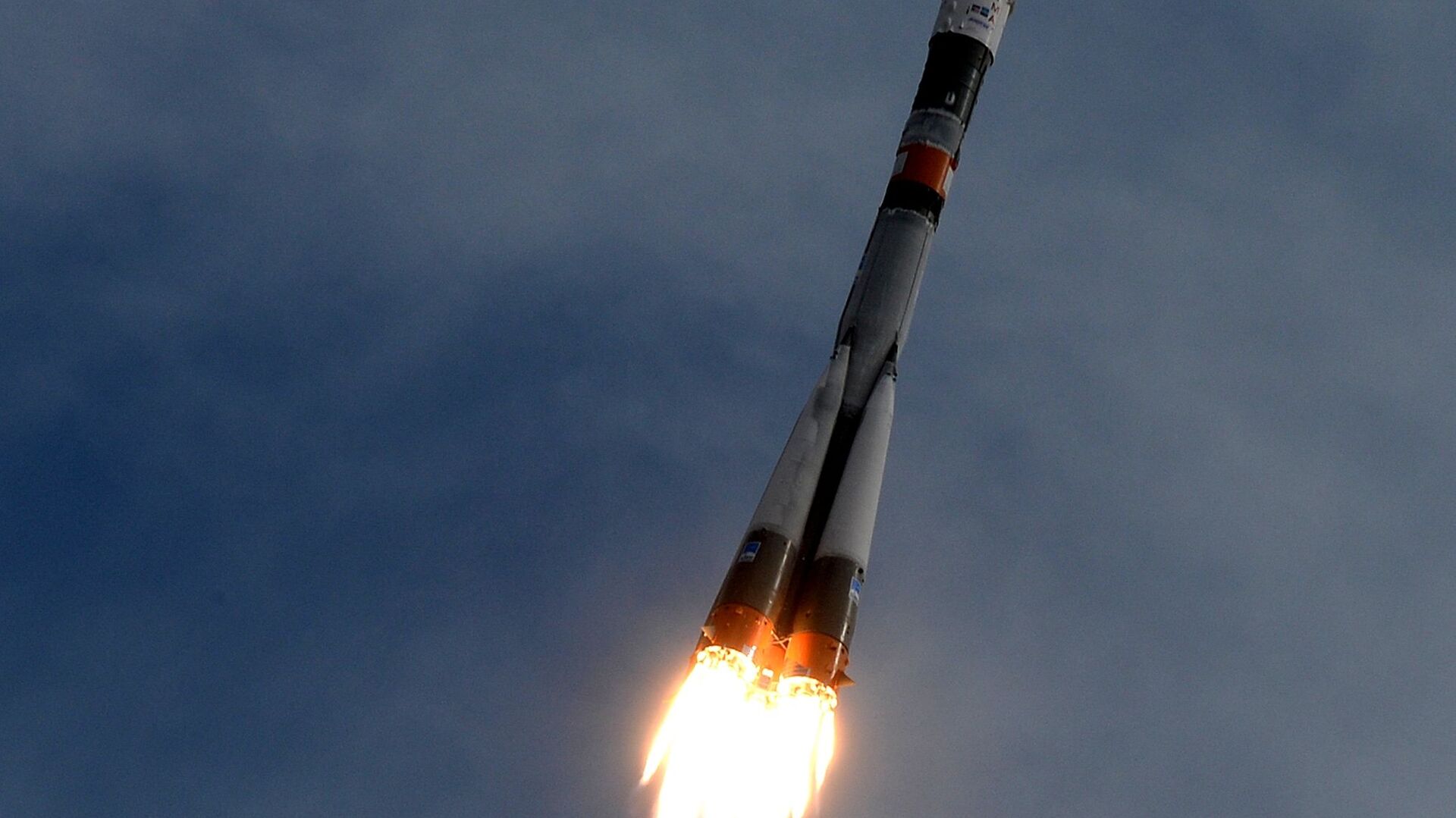 Старт космического корабля Союз ТМА-18М с экипажем 45/46-й длительной экспедиции на МКС Старт космического корабля Союз ТМА-18М с экипажем 45/46-й длительной экспедиции на МКС - Sputnik Южная Осетия, 1920, 06.09.2025