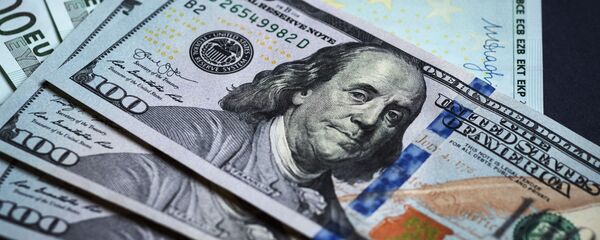 Денежные купюры: евро и доллары Денежные купюры: евро и доллары - Sputnik Южная Осетия