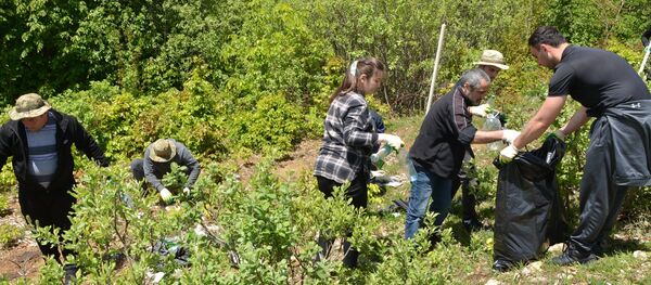 Субботник в окрестностях Сау дзуар и Джеры дзуар Субботник в окрестностях Сау дзуар и Джеры дзуар - Sputnik Южная Осетия
