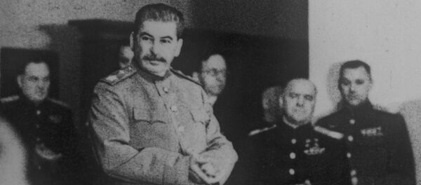 Иосиф Сталин и Георгий Жуков (справа) Иосиф Сталин и Георгий Жуков (справа) - Sputnik Южная Осетия
