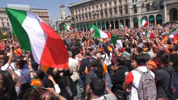 Оранжевые жилеты: Италию захлестнула волна протестов против правительства - Sputnik Южная Осетия