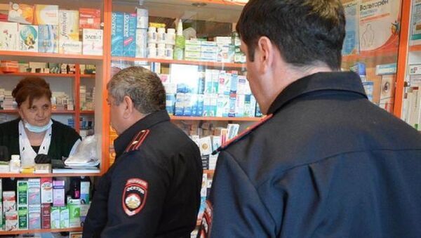 Сотрудники УБЭП МВД проверили аптеки столицы  - Sputnik Южная Осетия