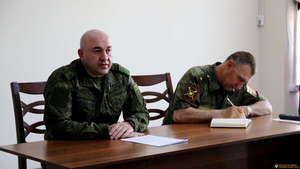 Ибрагим Гассеев провел совещание с родителями абитуриентов, поступающих в военные вузы МО РФ - Sputnik Южная Осетия