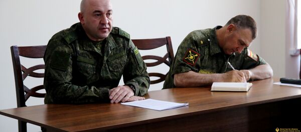 Ибрагим Гассеев провел совещание с родителями абитуриентов, поступающих в военные вузы МО РФ Ибрагим Гассеев провел совещание с родителями абитуриентов, поступающих в военные вузы МО РФ - Sputnik Южная Осетия